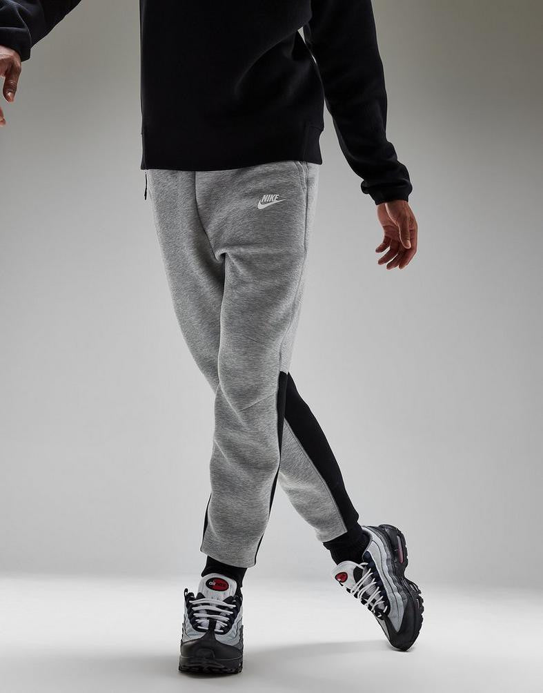 Nike Sportswear Tech Fleece Full Zip Hoodie & Joggers Set|Black/Grey