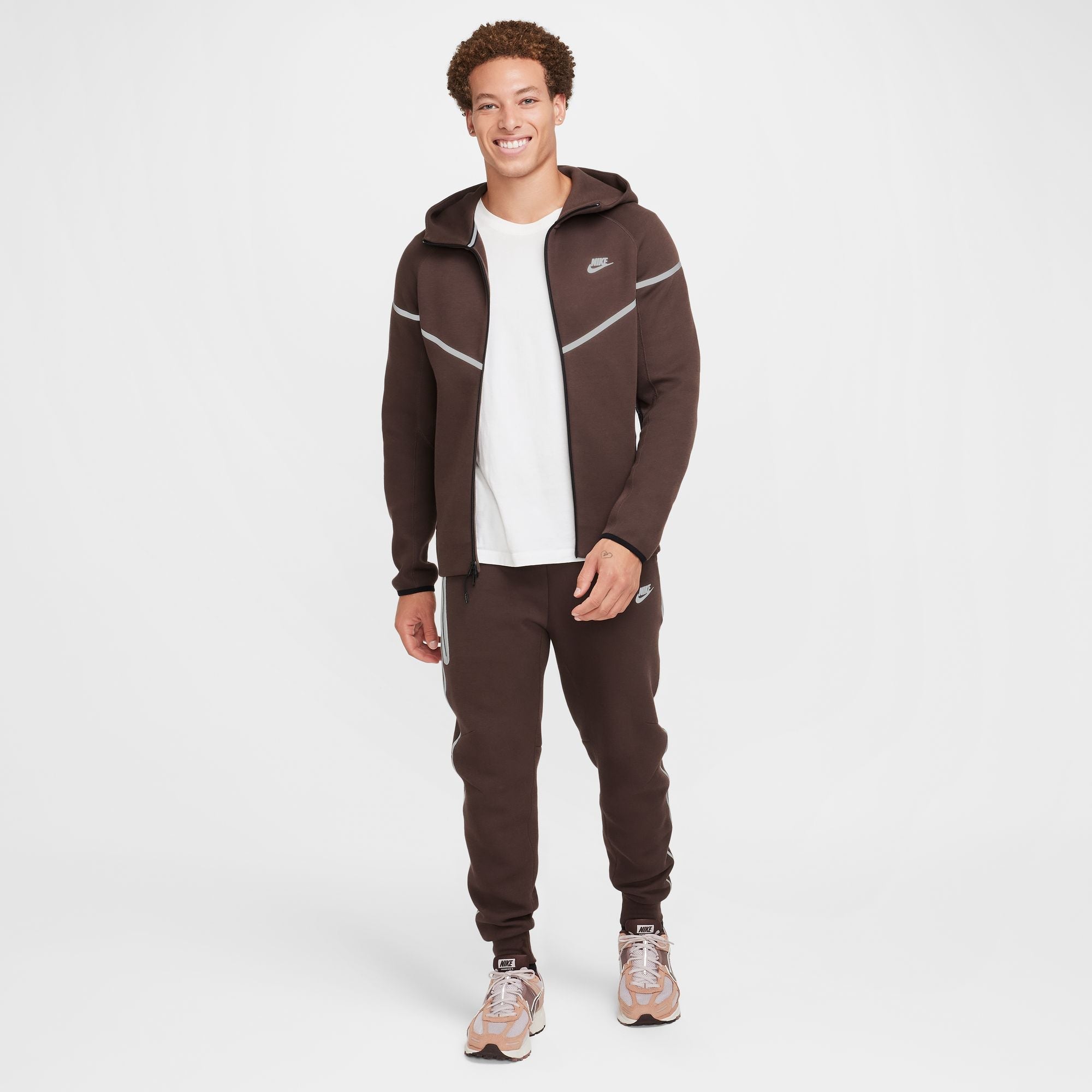 Nike Tech Fleece Full Zip Hoodie & Joggers Set |Chocolate Brown/White
