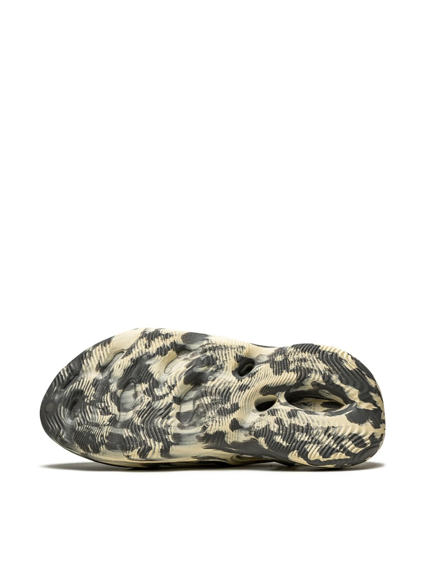 Adidas Yeezy Foam Runner “Moon Gray”