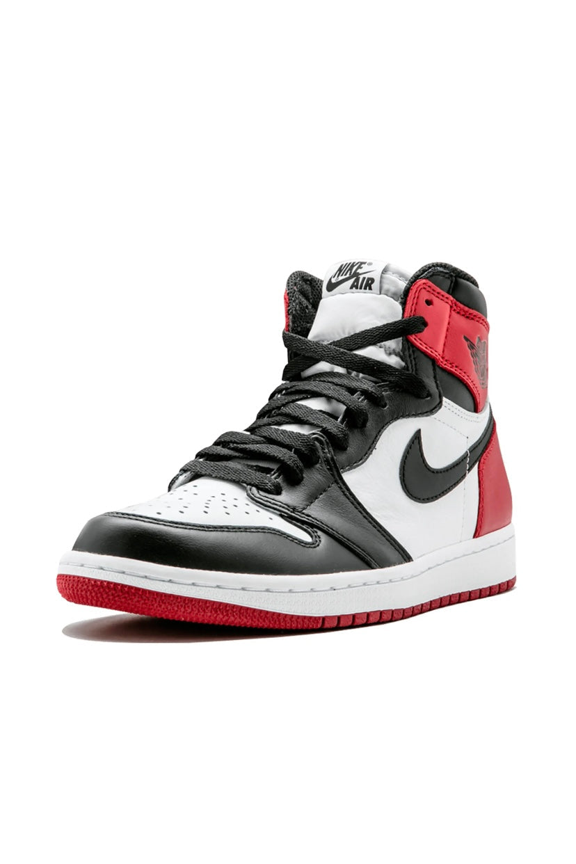 Air Jordan 1 Retro High OG “Satin Black Toe”