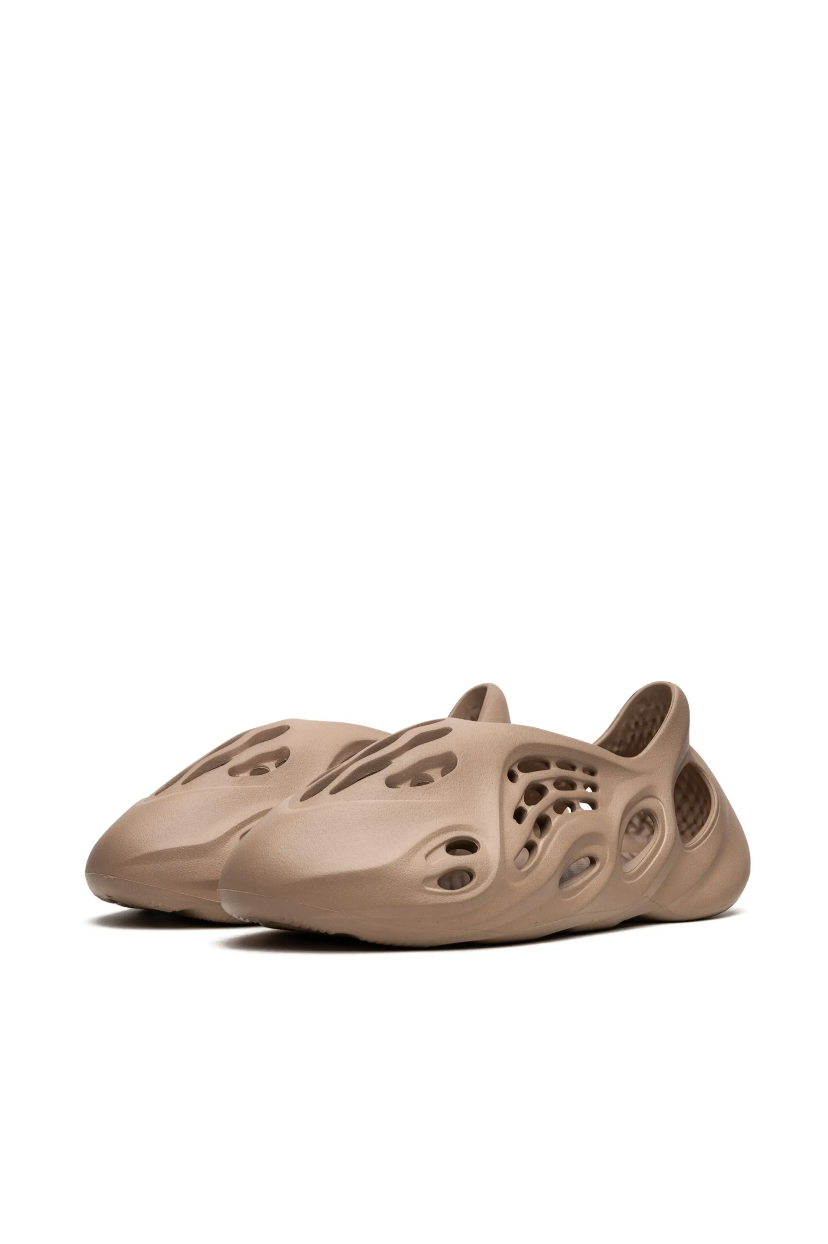 Adidas Yeezy Foam Runner “Clay Taupe”