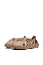 Adidas Yeezy Foam Runner “Clay Taupe”