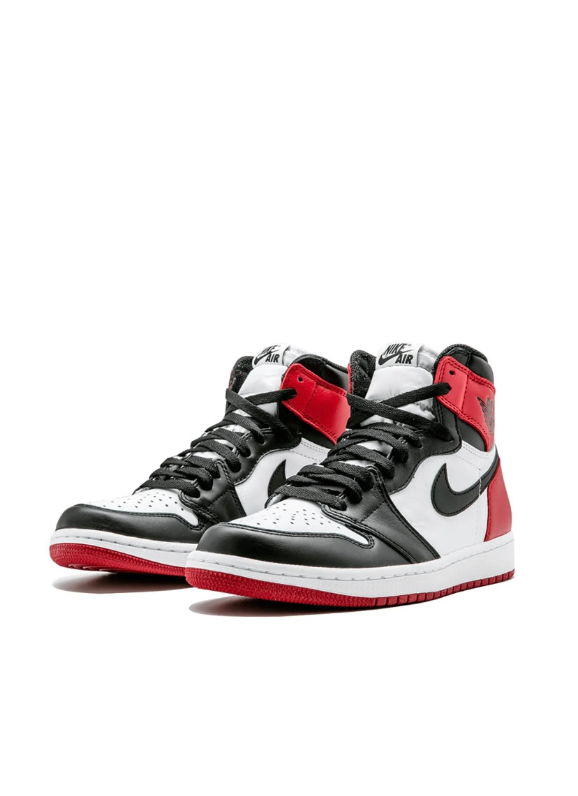 Air Jordan 1 Retro High OG “Satin Black Toe”
