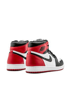 Air Jordan 1 Retro High OG “Satin Black Toe”