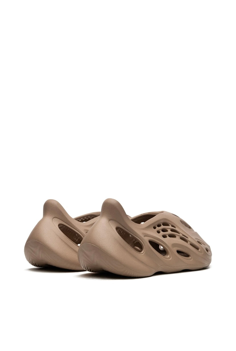 Adidas Yeezy Foam Runner “Clay Taupe”