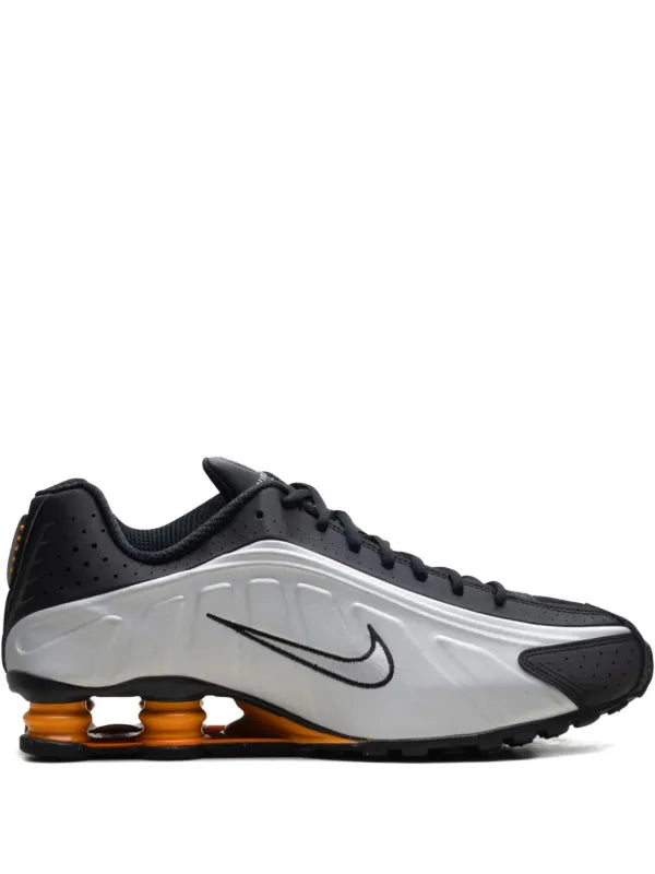 Nike Shox R4 "Black/Vast Grey/Bright Mandarin/Metallic Silver"