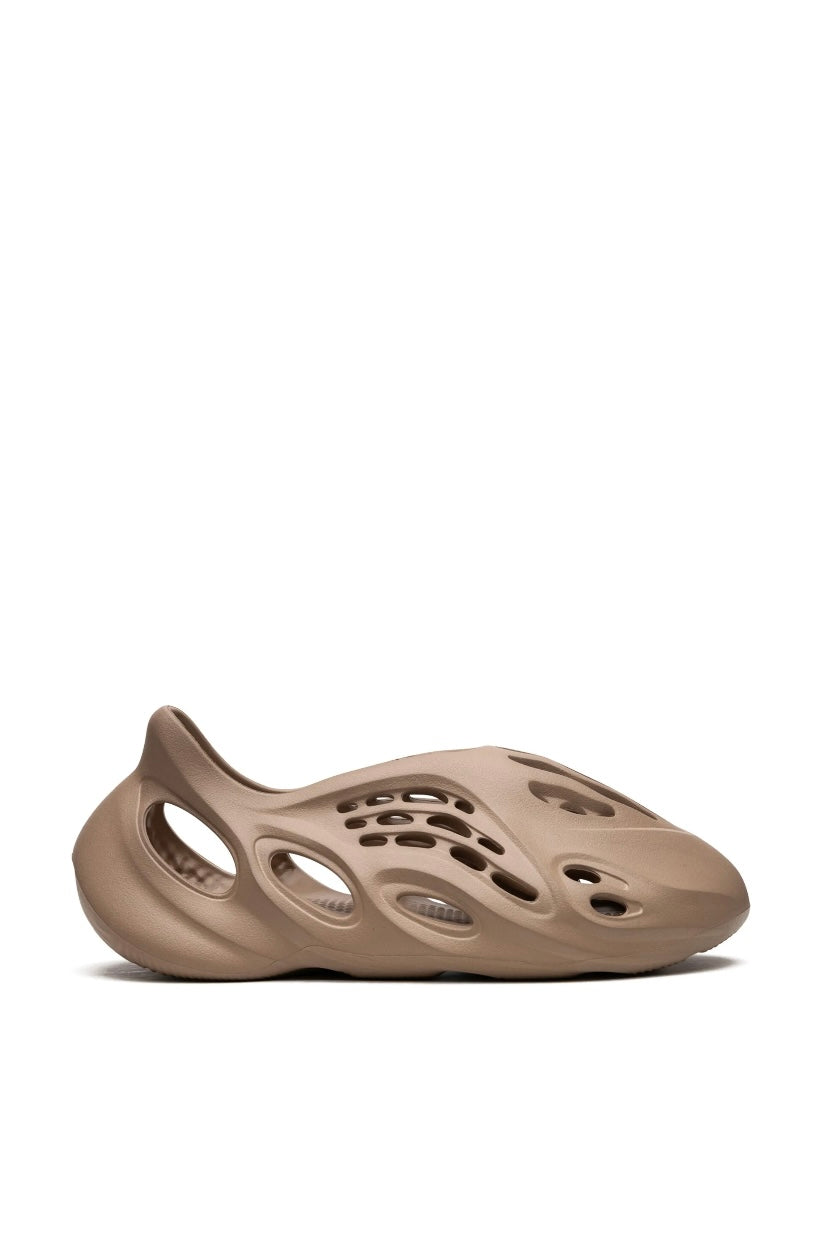 Adidas Yeezy Foam Runner “Clay Taupe”